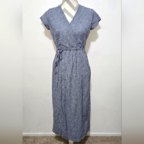 Banana Republic Dresses & Skirts - Banana Republic Stripe Linen Blend Wrap Dress Size 2